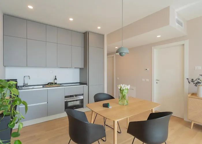 Residenza Maxim With Pool By Rent * ネッソ